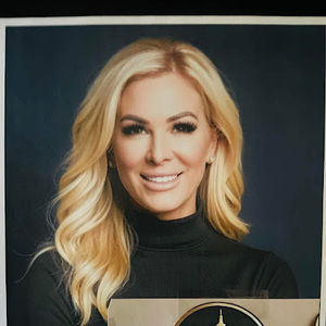 Meet your Posher, Adrienne